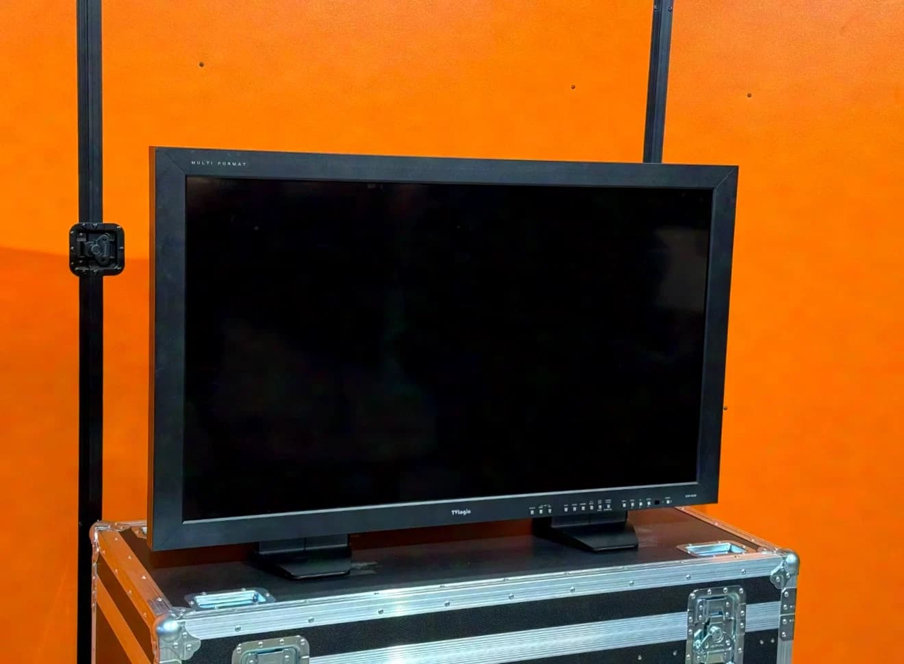 TVLogic LVM-463W 3G Support Multi Format LCD Monitor