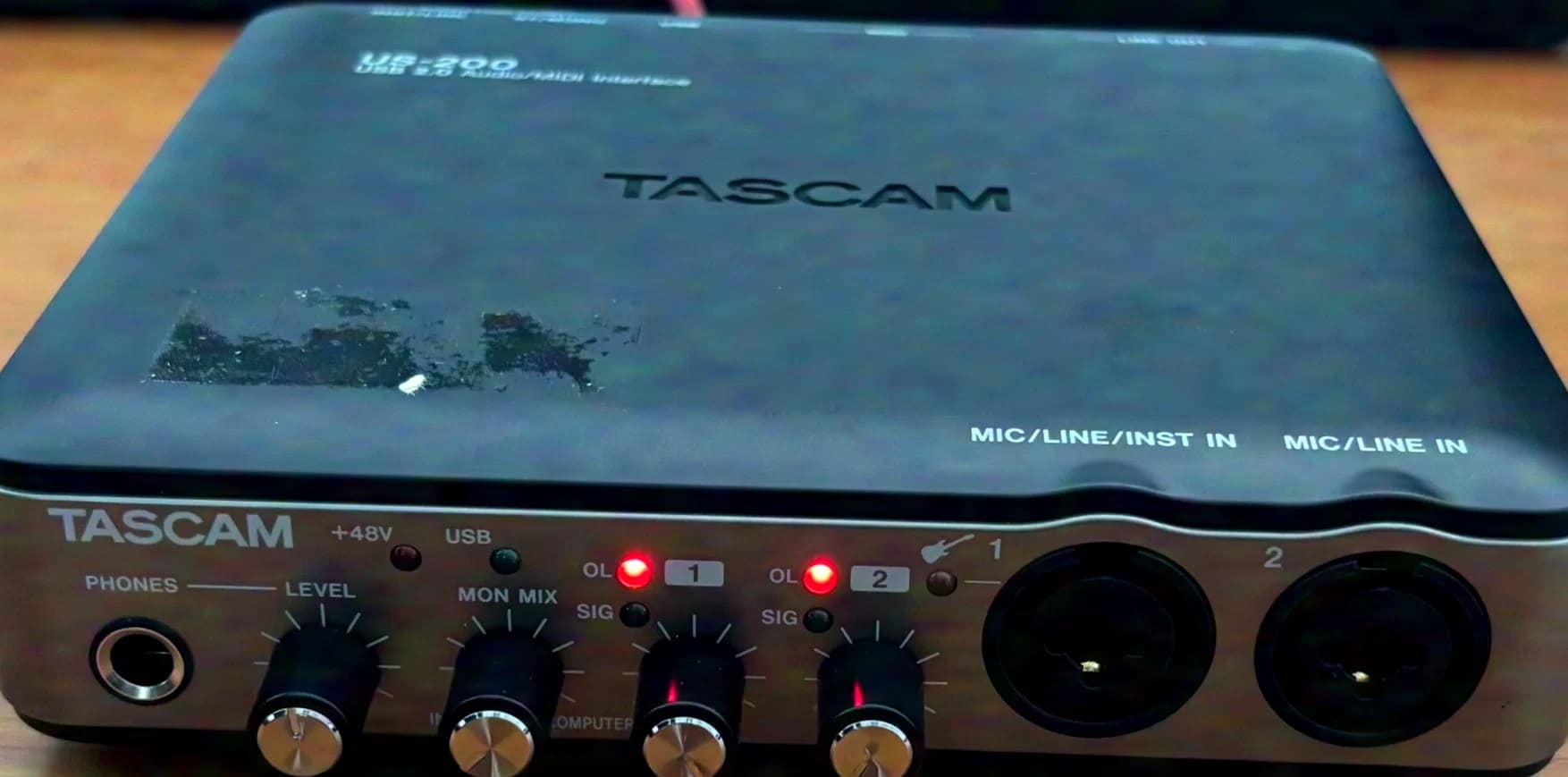 Tascam US-200 USB 2.0 Interface audio/MIDI
