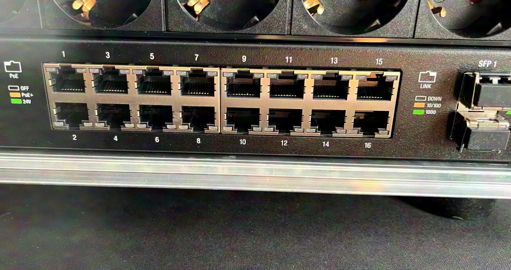 Ubiquiti ES-16-150