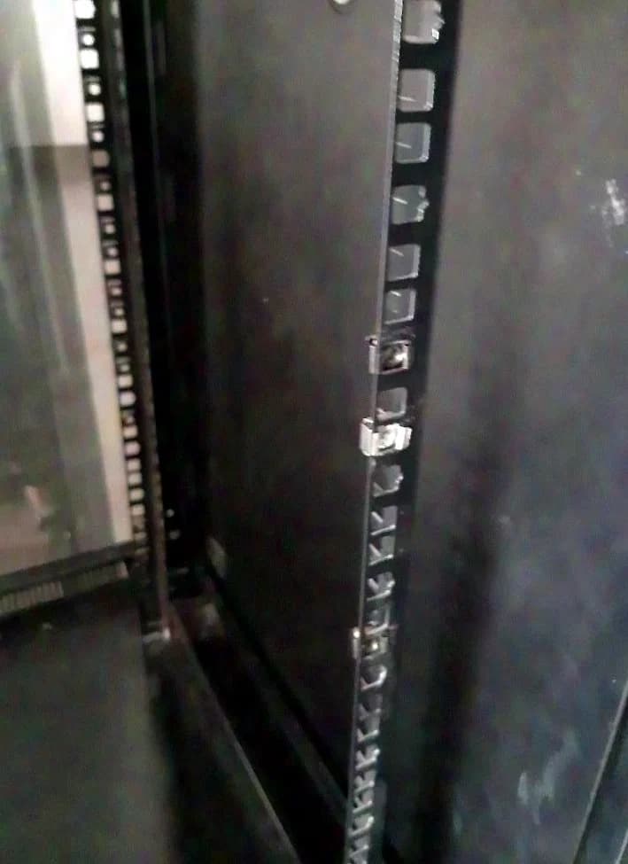 Armoire réseau inconnue 64x60x60