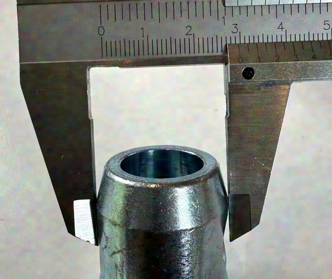 Fabricant inconnu, demi-cône pour coin de caisson M12 - 20 € TTC pour 4 pièces