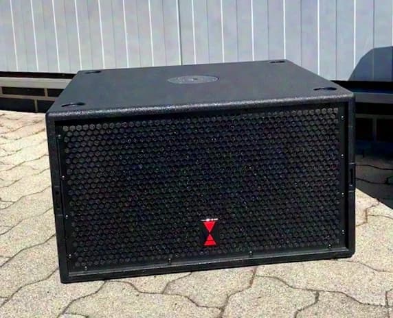 Voice-Acoustic Paveosub-112sp DA avec housse de protection et plateau roulant