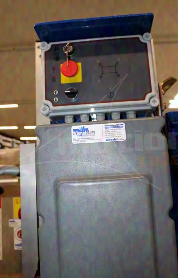 Élévateur de personnes WIENOLD WPL-9