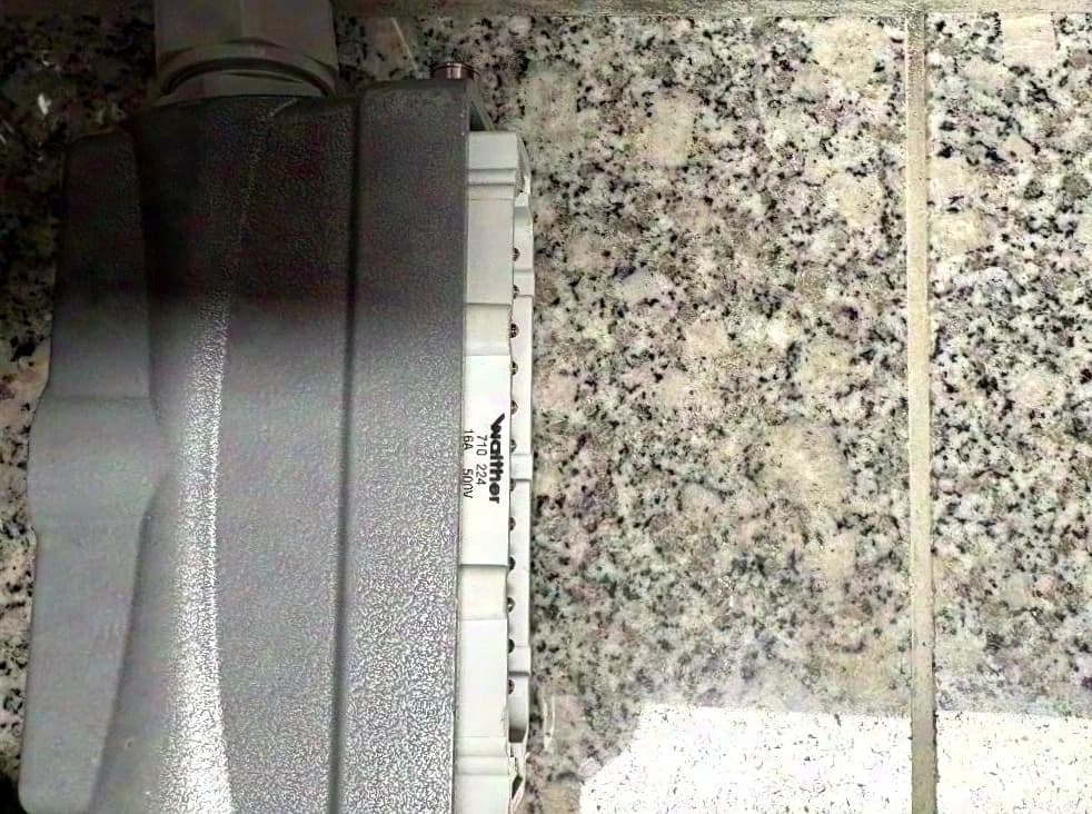 Boîtier à capot Walther avec inserts multipôles