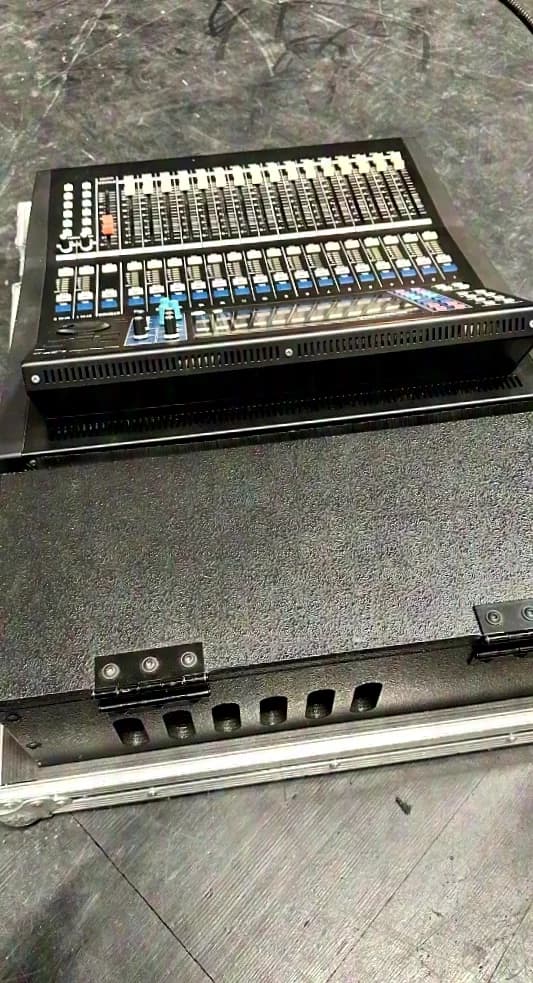 YAMAHA LS9-16 Yamaha LS9-16