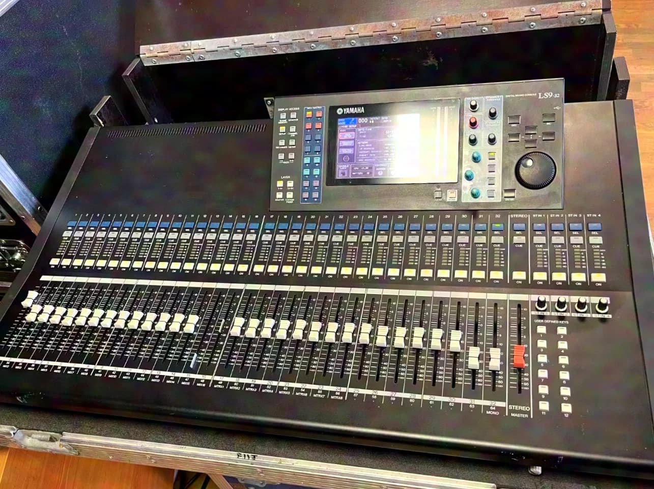 Console Yamaha LS9/32 nécessitant quelques réparations