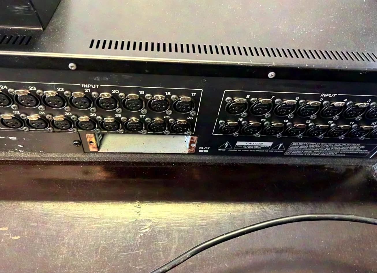Console Yamaha LS9/32 nécessitant quelques réparations
