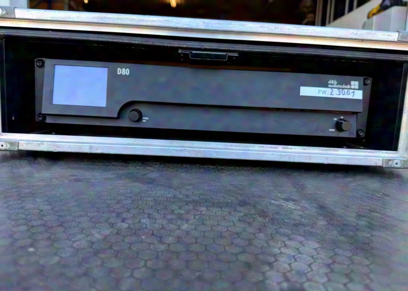Amplificateur d&b Audiotechnik D80 en flight-case simple