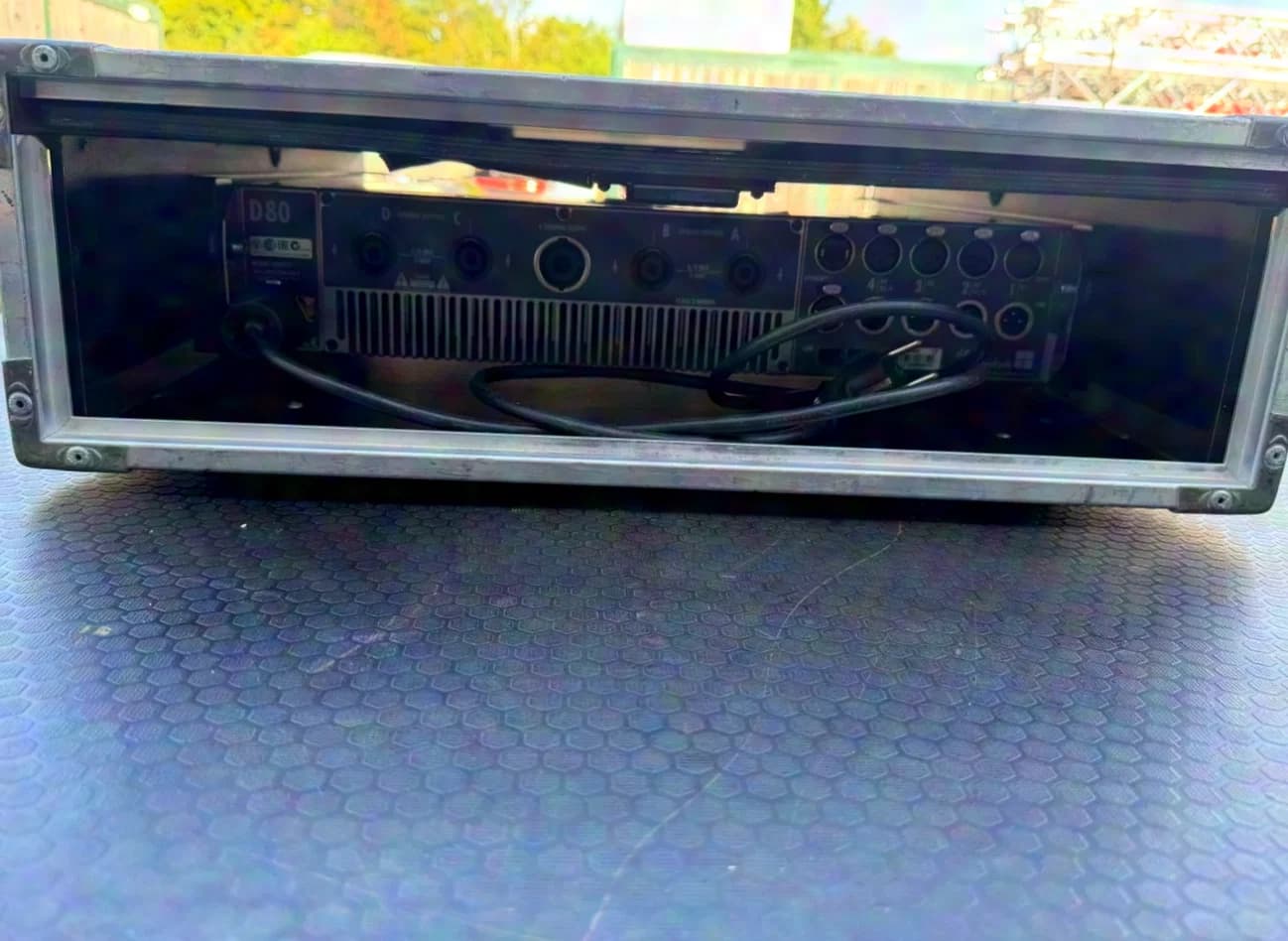 Amplificateur d&b Audiotechnik D80 en flight-case simple