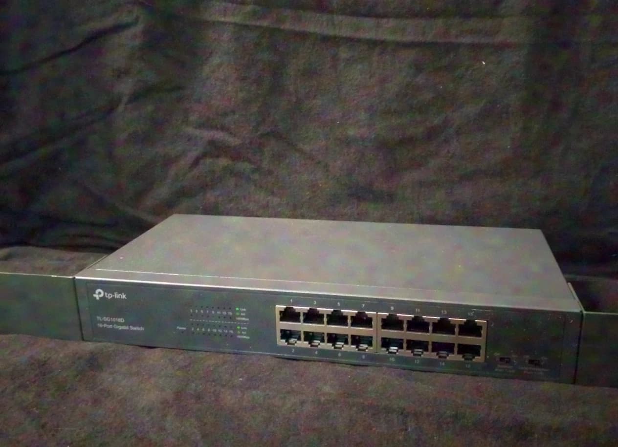 tp-link TL-SG1016D 16-Port Gigabit Switch
