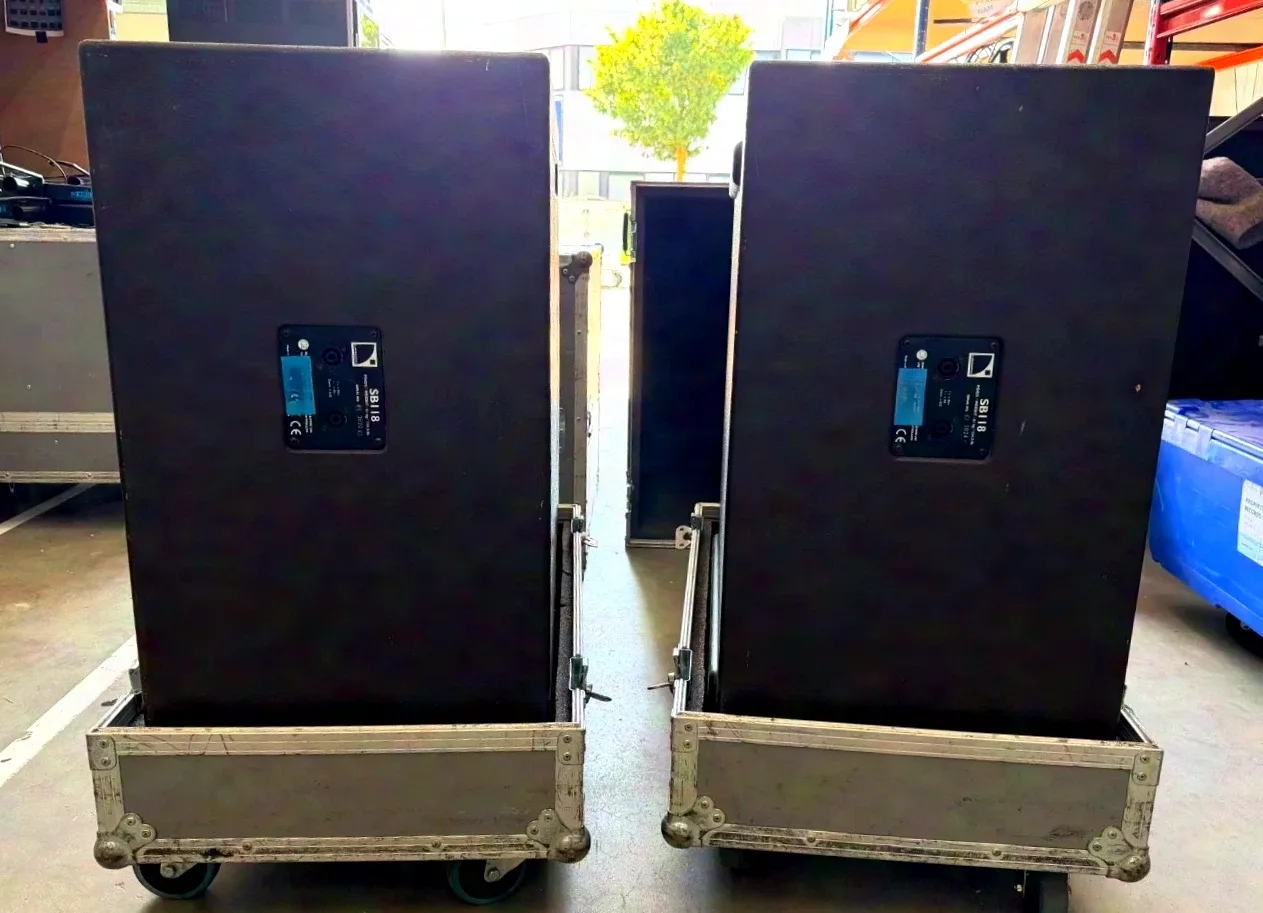 2x L-Acoustics SB118 Subwoofers avec Flightcase