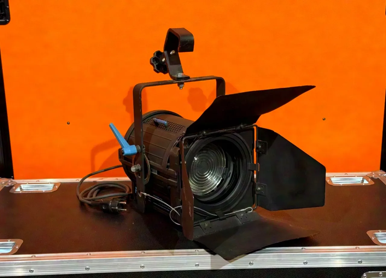ADB F101 projecteur Fresnel, m.o.