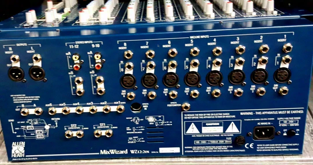 Allen & Heath WZ 12-2 DX Console de mixage rackable