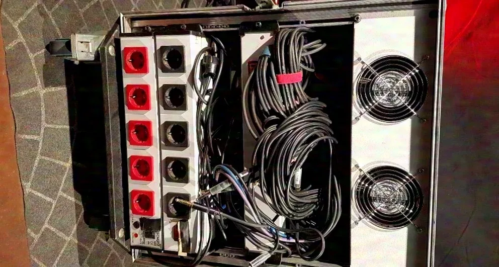 BSS - DBX - APart - Behringer FX - Sideboard rack d'effets analogiques - Analogique