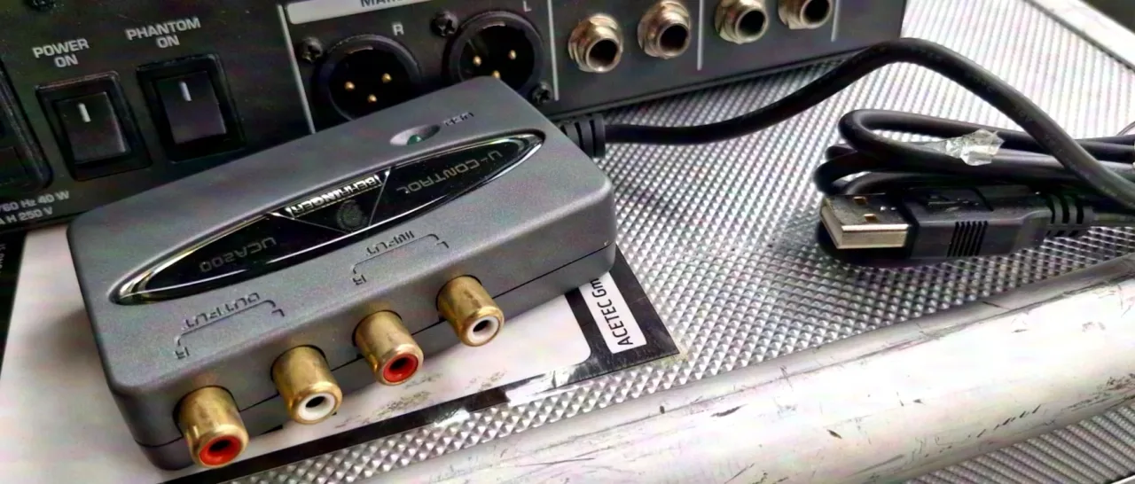 Behringer Xenyx 1204 Mixer inkl. Case