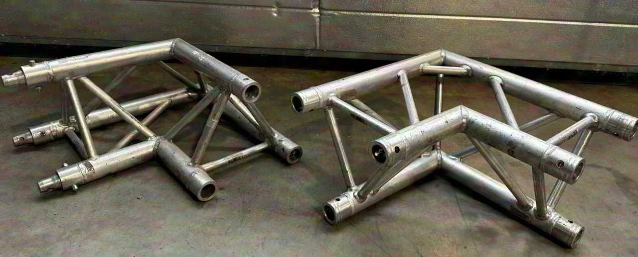 Global-, Euro- und Fix Truss, FD33 structure triangulée, angle à 90°, 1 membrure en haut