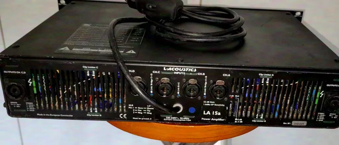 L-acoustics LA15a amplificateur de puissance à 4 canaux