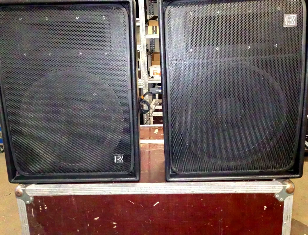 Ensemble de retours Martin Audio LE400