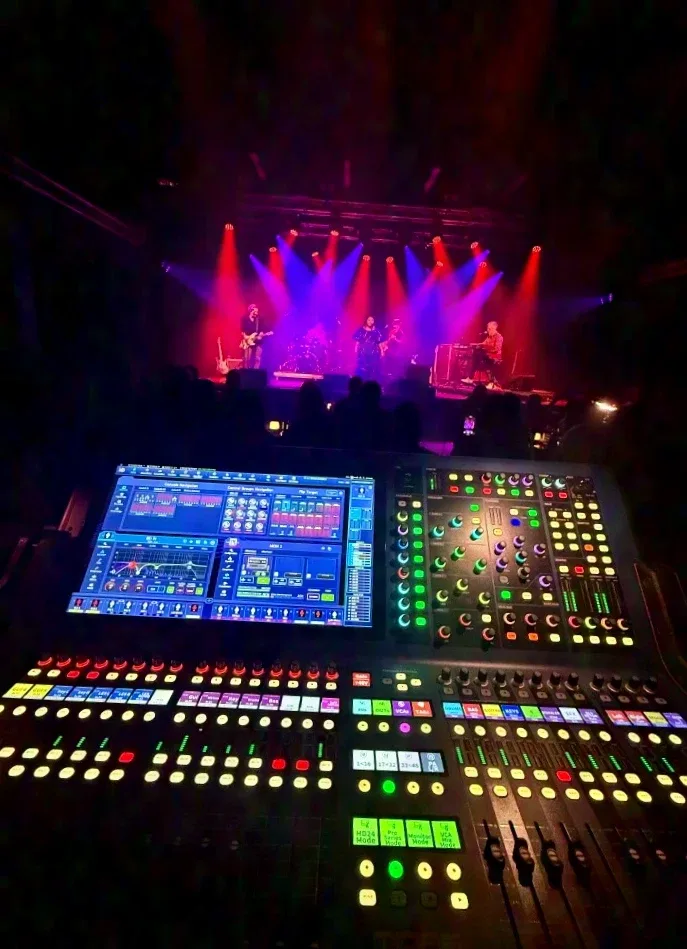 Midas HD96 dans un flip-case de D-MAN