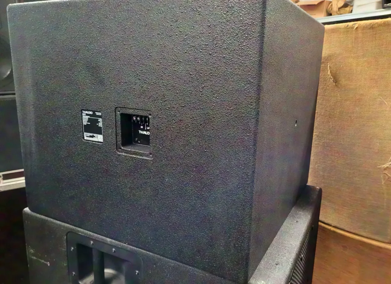 TW Audio B17i Subwoofer d'installation
