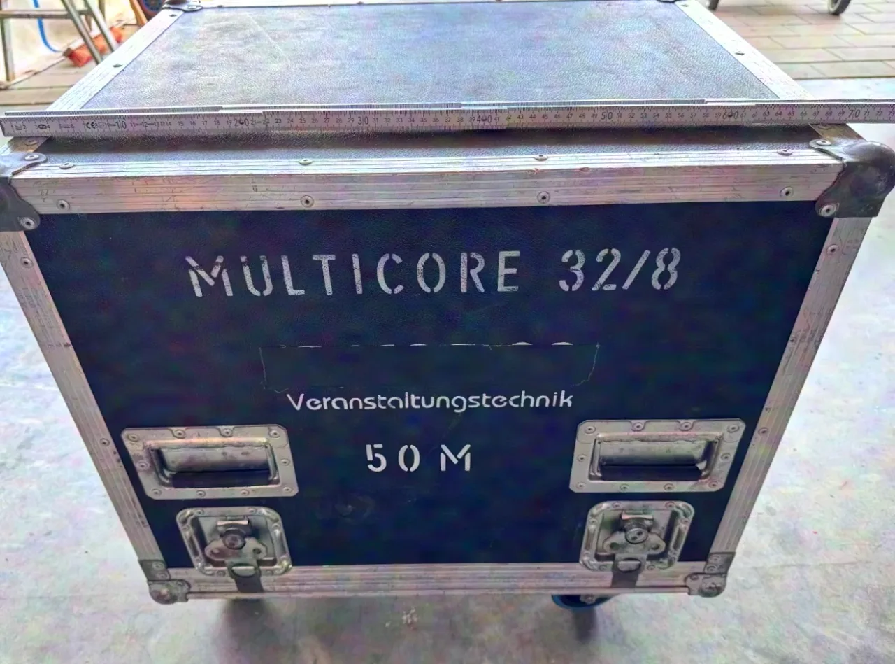 Yamaha LS9-32 Console de mixage numérique Console de mixage numérique