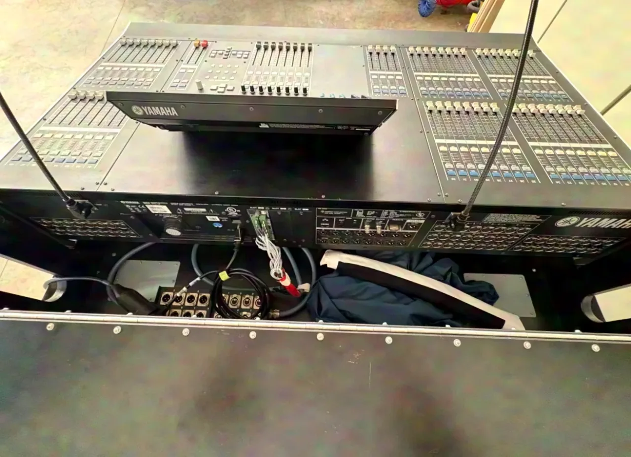 Console de mixage numérique Yamaha M7CL-48 V3 (Dante en option)