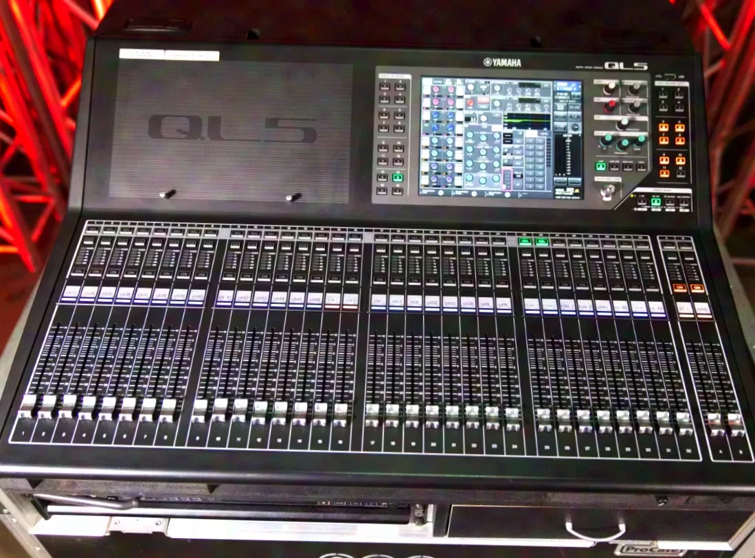 Yamaha QL5 avec Case