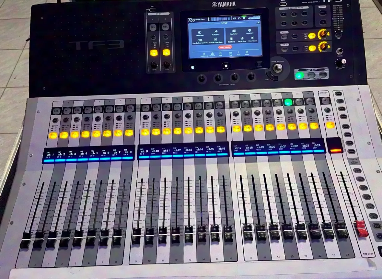Yamaha Tf3 Tf3 avec flight-case sans carte Dante