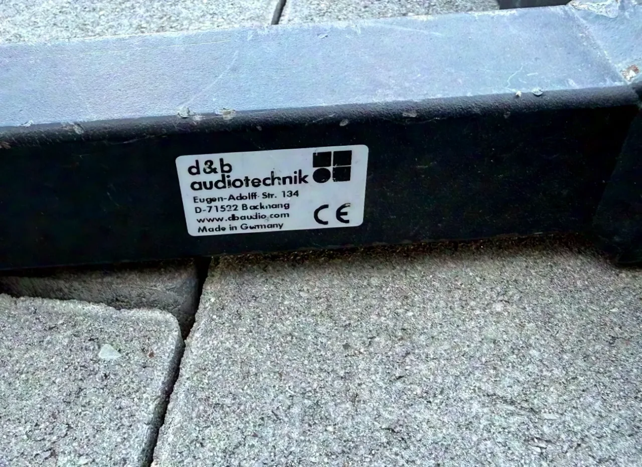 d&b audiotechnik Q1 cadre de suspension