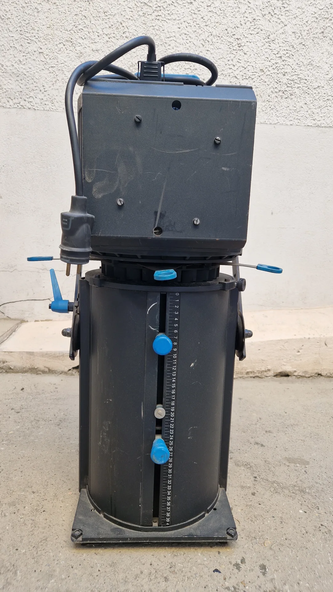 Projecteur Découpe 2Kw ADB DS205
