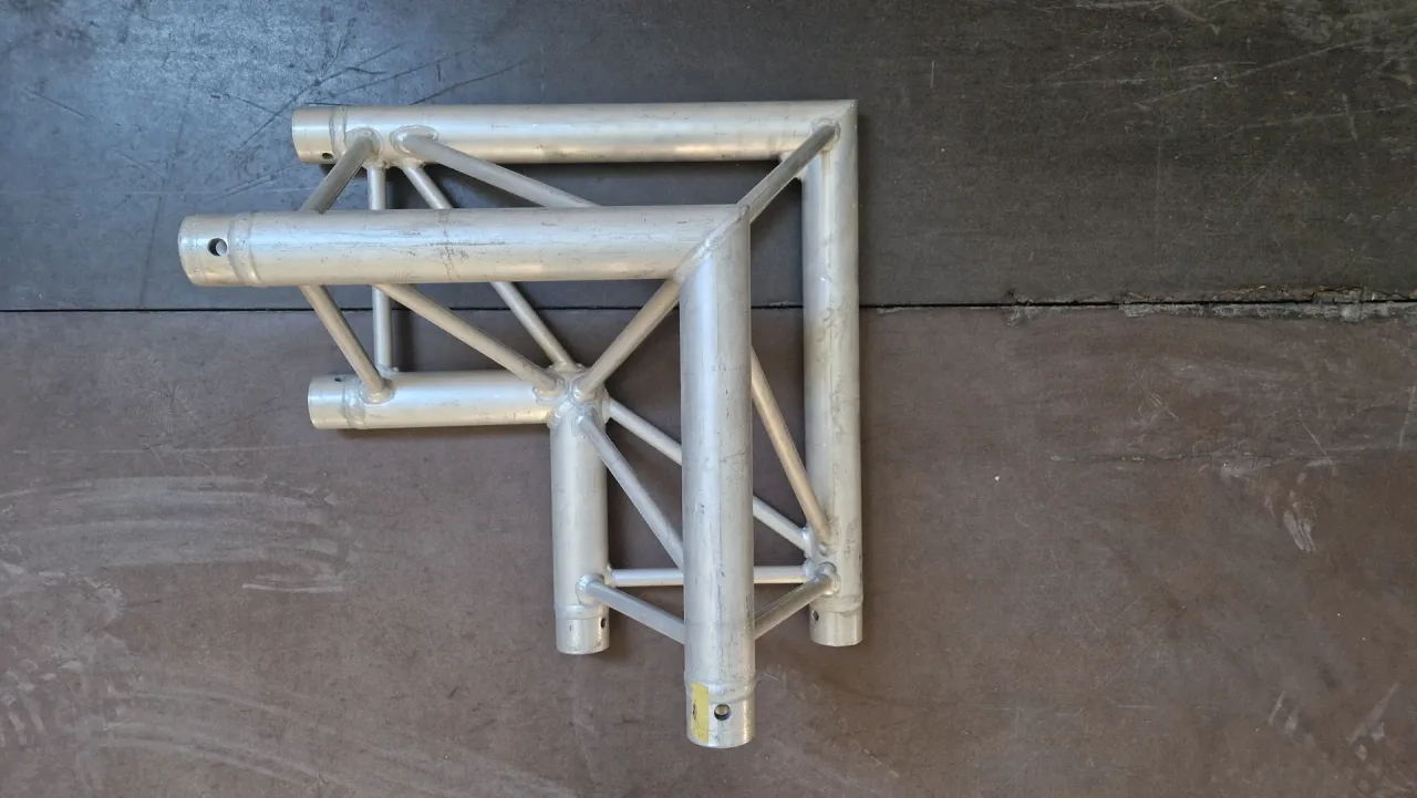 Structure aluminium - raccord en L - 4 pièces