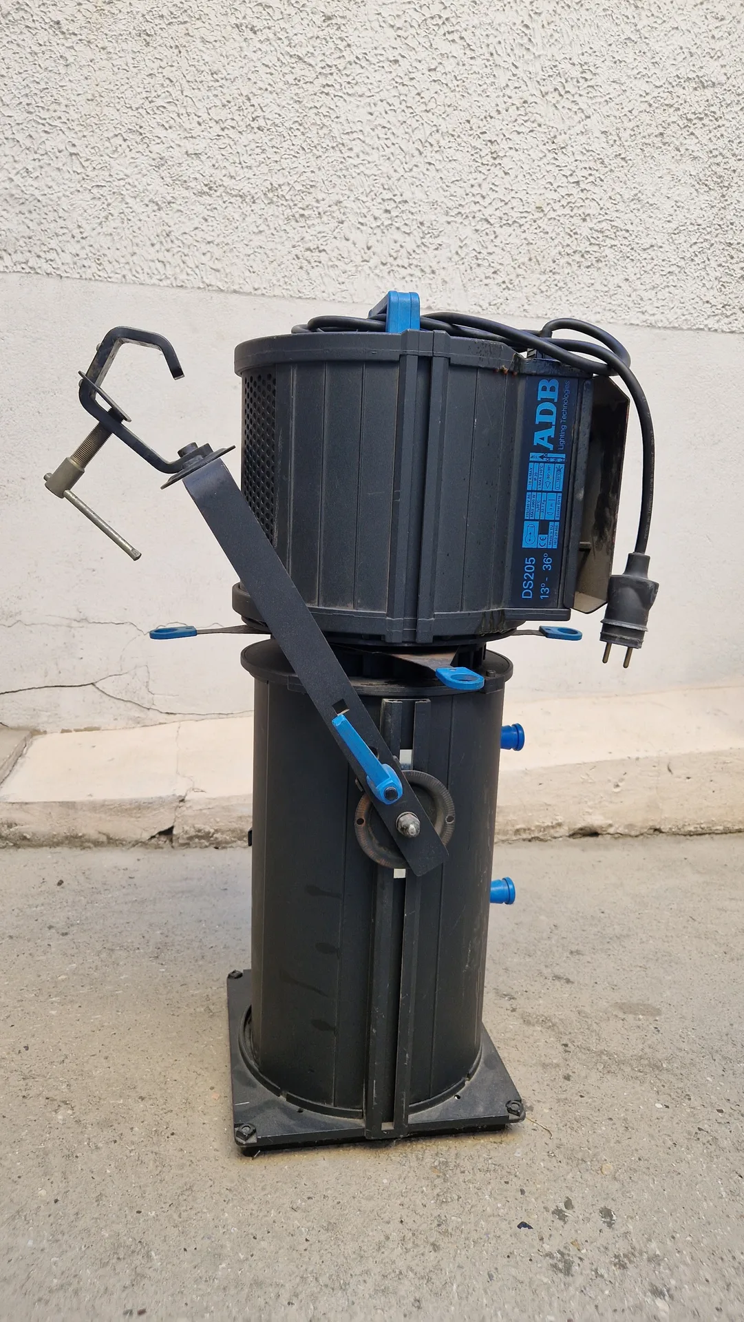 Projecteur Découpe 2Kw ADB DS205