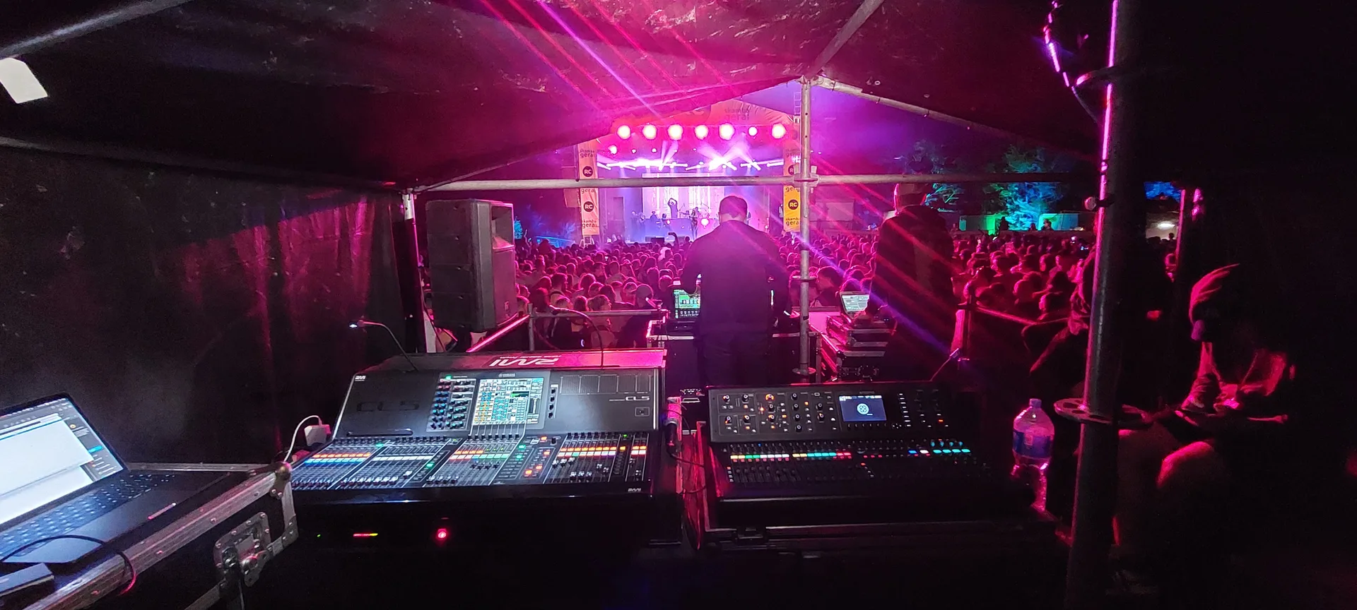 ENSEMBLE CONSOLE DE MIXAGE NUMÉRIQUE YAMAHA CL5