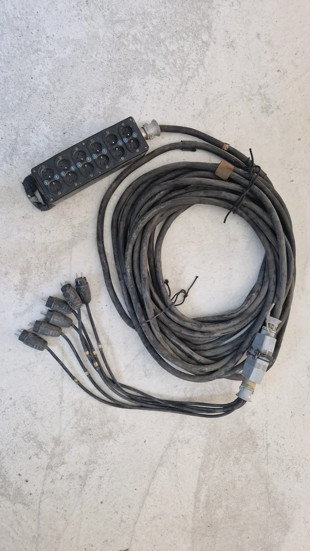 Rallonge électrique - 25 mètres - 6xPC16