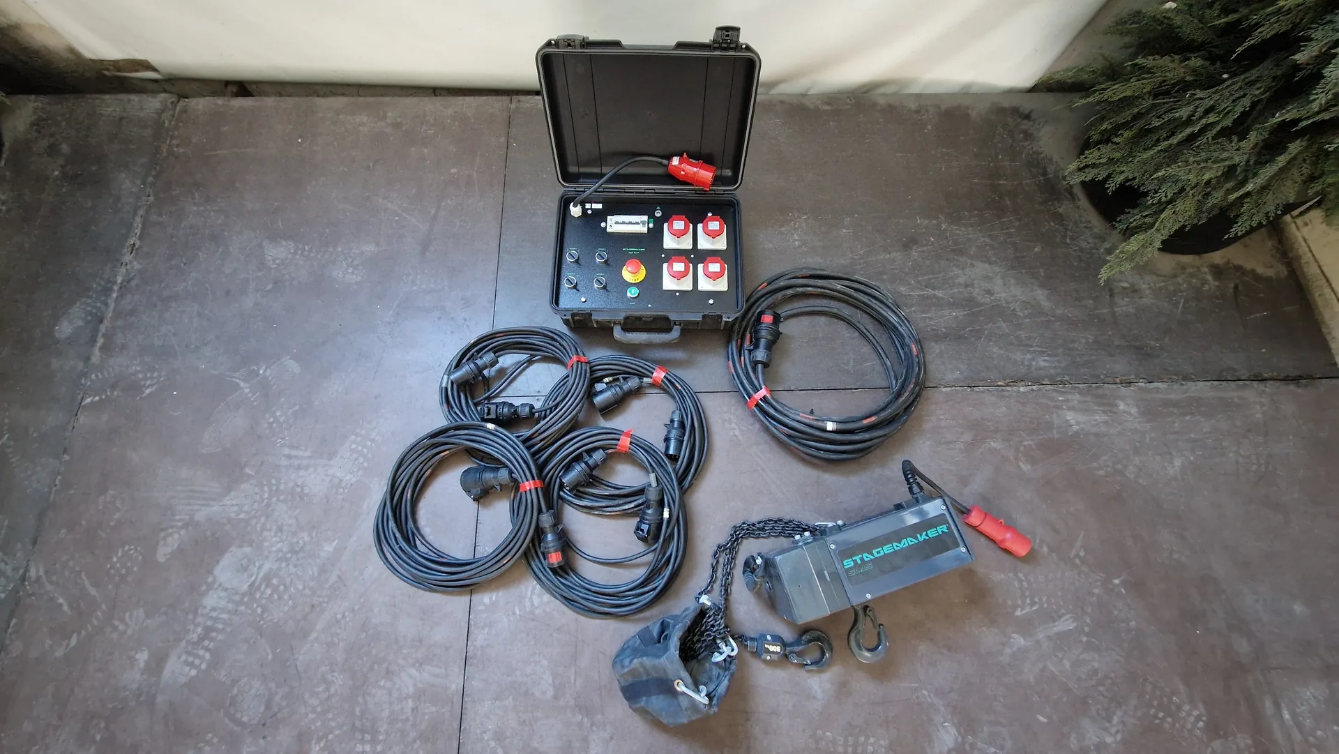 4 Palans motorisés Verlinde 500Kg + coffret de commande